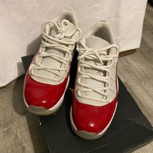 Jordan cherry 11 low 2016